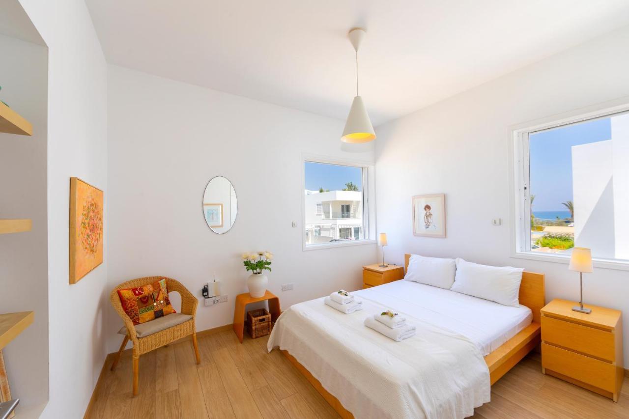 Protaras Beachfront Villa Alia Екстер'єр фото