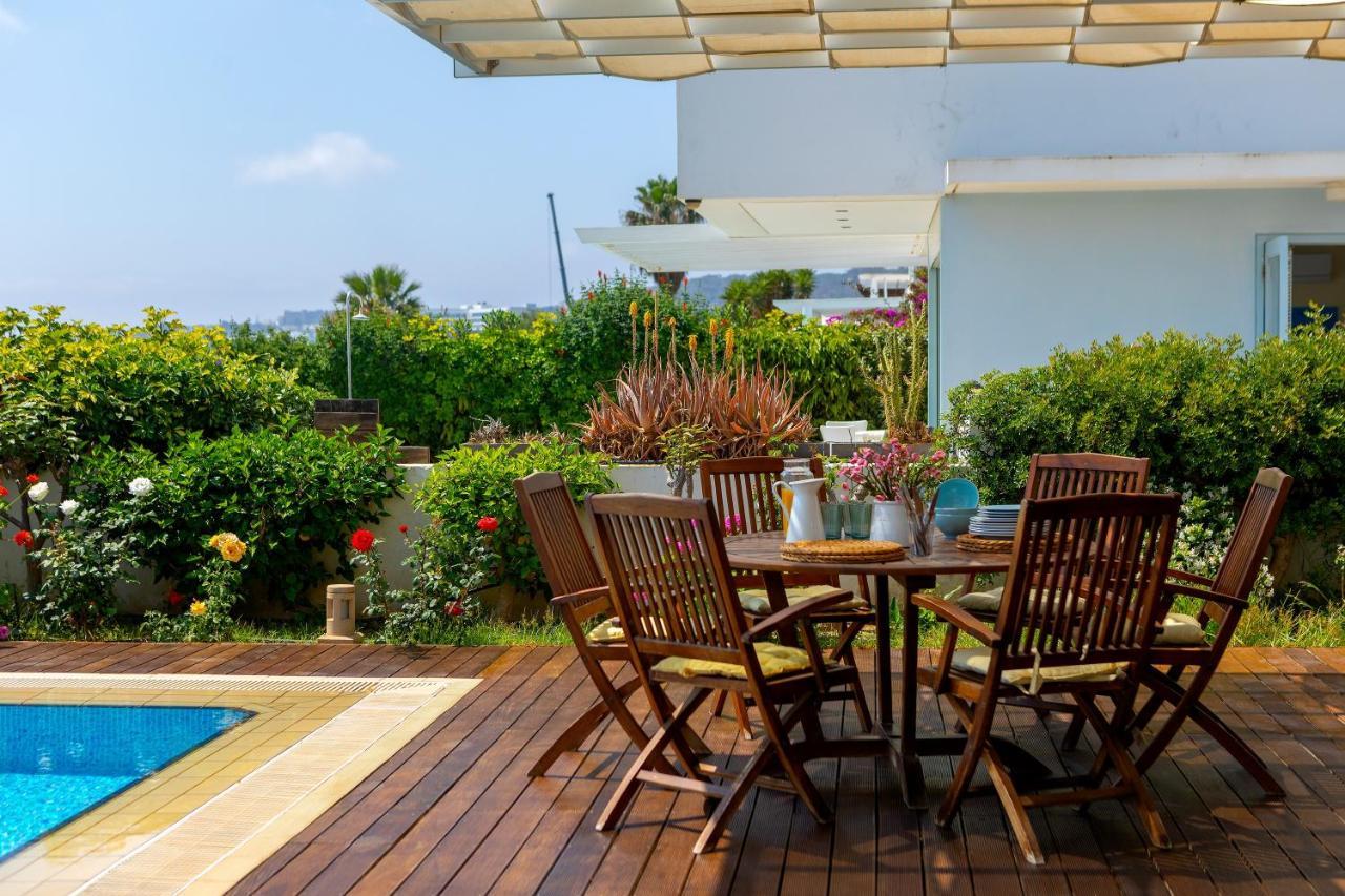 Protaras Beachfront Villa Alia Екстер'єр фото